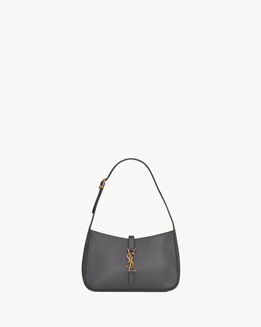 LE 5 À 7 EN CUIR LISSE